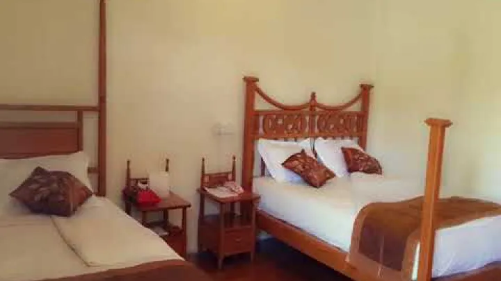 Preview image for the video "Nawarat Hotel - Mrauk U - Myanmar".