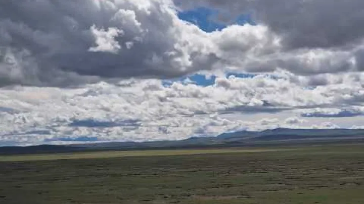 Preview image for the video "20-годинна подорож потягом із Сініна (Цінхай, Kina) до Лхаси (Tibet) (червень 2025)".