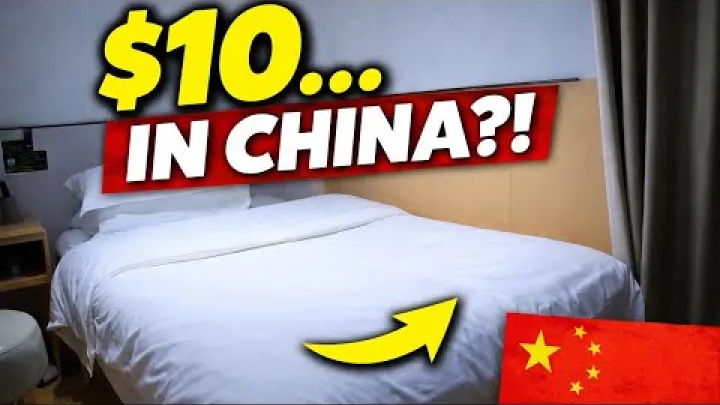 Preview image for the video "اتاق هتل ۱۰ دلاری در چونگ‌کینگ، جمهوری خلق چین چه شکلی است 🇨🇳 | آپارتمان‌های مقرون‌به‌صرفه در جمهوری خلق چین".