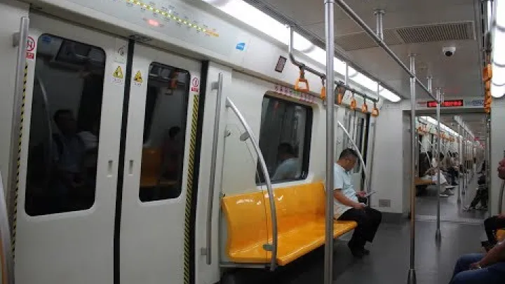 Preview image for the video "Di Dalam Metro Shenyang / Metro Shenyang".