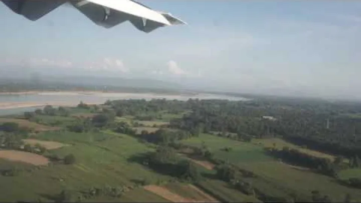 Preview image for the video "فرود در فرودگاه ماییتکینا میانمار با ATR 72".