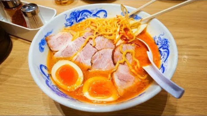 Preview image for the video "Japanese Food in Sapporo - MISO RAMEN + Conveyor Belt Sushi + LEVEL 40 SPICY Soup Curry!".