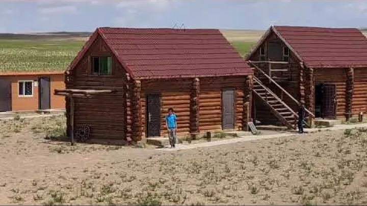 Preview image for the video "Visita al campo ger Gobi Erdene nella 戈壁, 蒙古国".