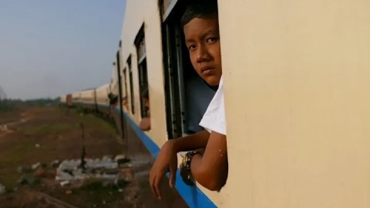 Preview image for the video "Myanmar Train - Yangon to Mawlamyine".