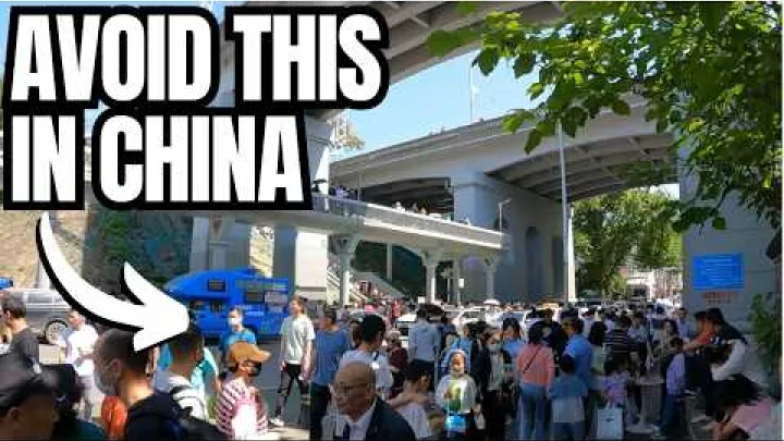 Preview image for the video "Cestovatelský nezdar: SVÁTEČNÍ CHAOS | Cestovatelský vlog: Wuhan, Čína".