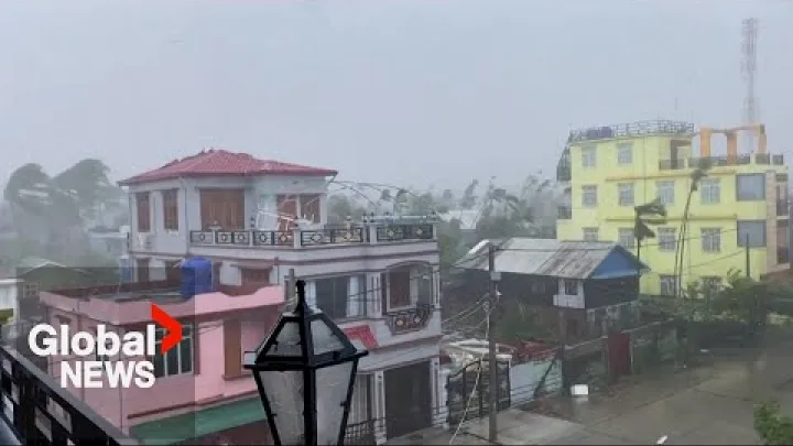 Preview image for the video "Cyklonen Mocha rammer land i Myanmar og oversvømmer havnebyen".