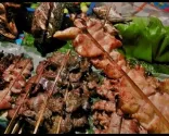 오늘 타켁 야시장에 외국인 관광객이 많고 먹거리가 풍부해요. night market Thakhek a lot of Lao food