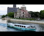 乘坐 Aquanet 渡轮从广岛前往宫岛。从和平公园到宫岛。